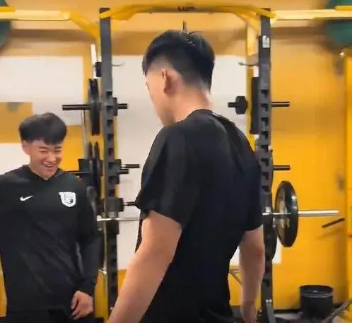 时将同组的, 经在球队训, src