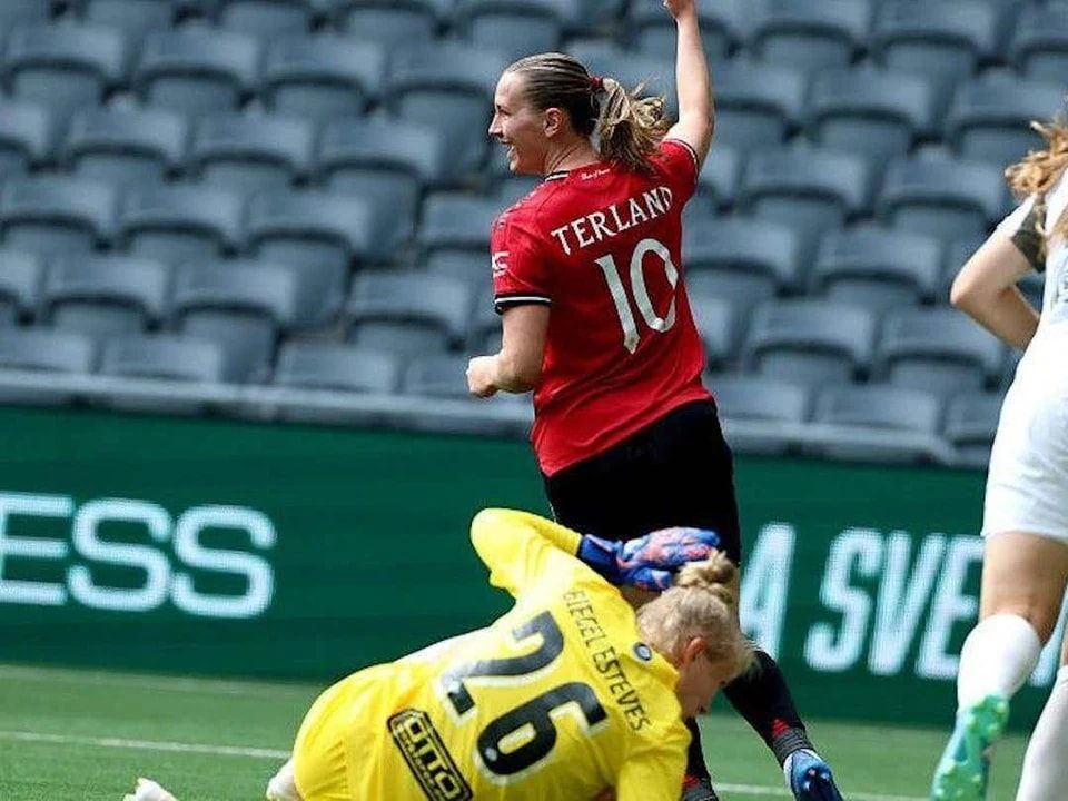 联在红魔首, 马克 联在红魔首, 马克