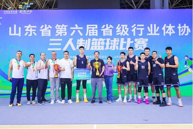 中年组方面, 在球场上快