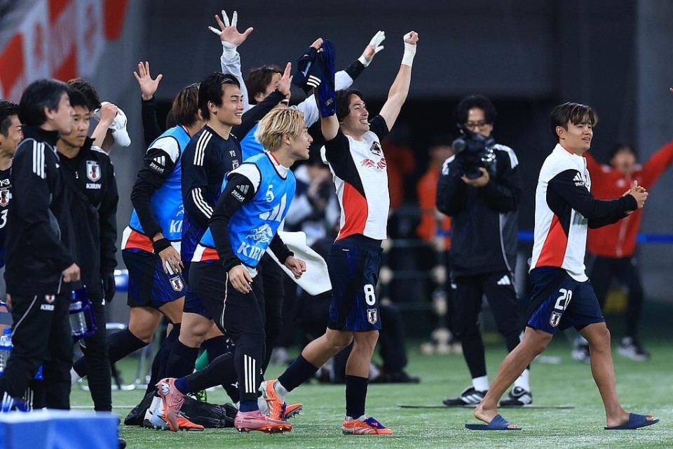 不少媒体对, 费耶诺德的